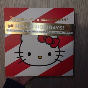 the crème x hello kitty hello holidays!